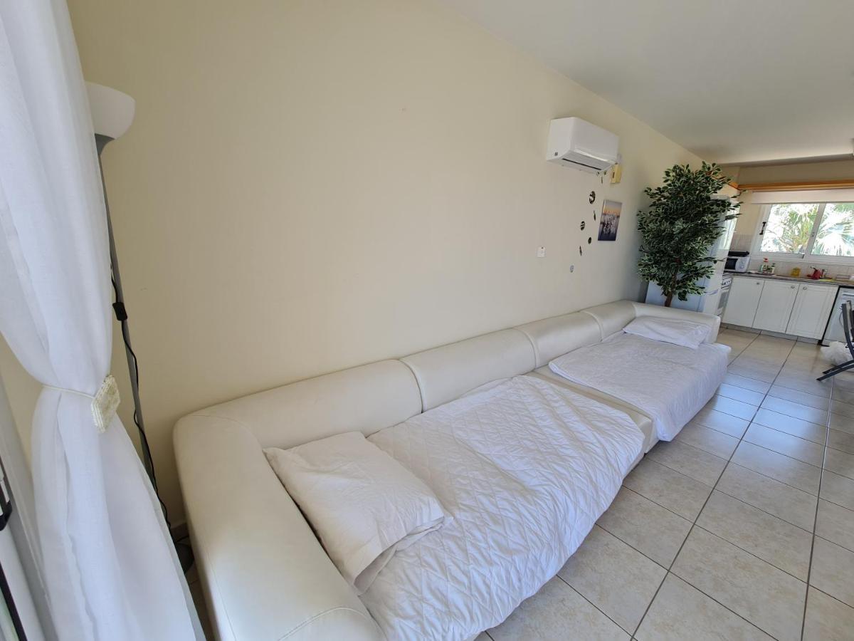Stunning Views' With Pool Apartament